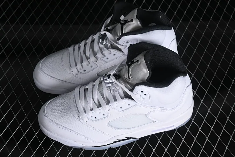 All categories Air Jordan Jordan series basketball shoes Air Jordan 5 Air Jordan 5 Retro AJ5 Joe 5 white black DD0587-110